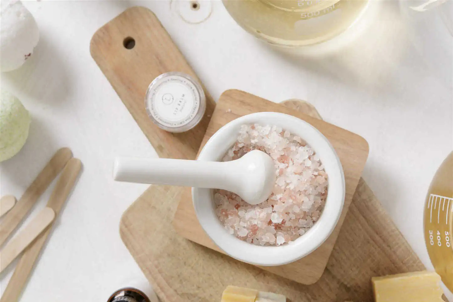 GreenGlow Natural Bath Salts – Eucalyptus Infusion